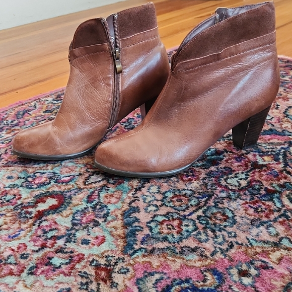 Antelope Brown Ankle Boots - Picture 2 of 5
